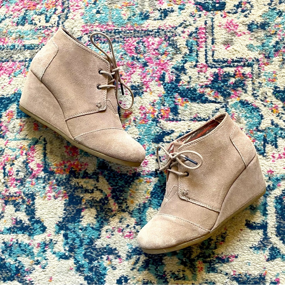 🧸 Toms | Desert Suede Wedge Ankle Booties